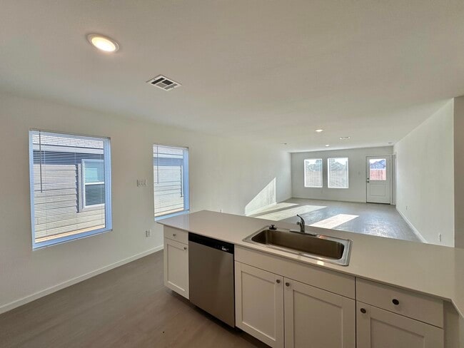 Photo - 1513 Good Pr Ave