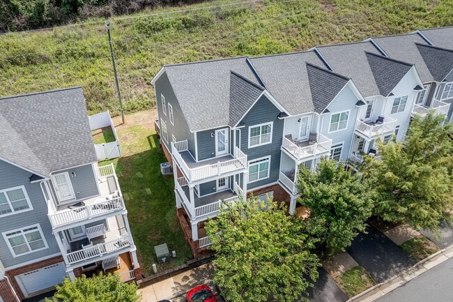 Photo - 2410 Winthrop Dr