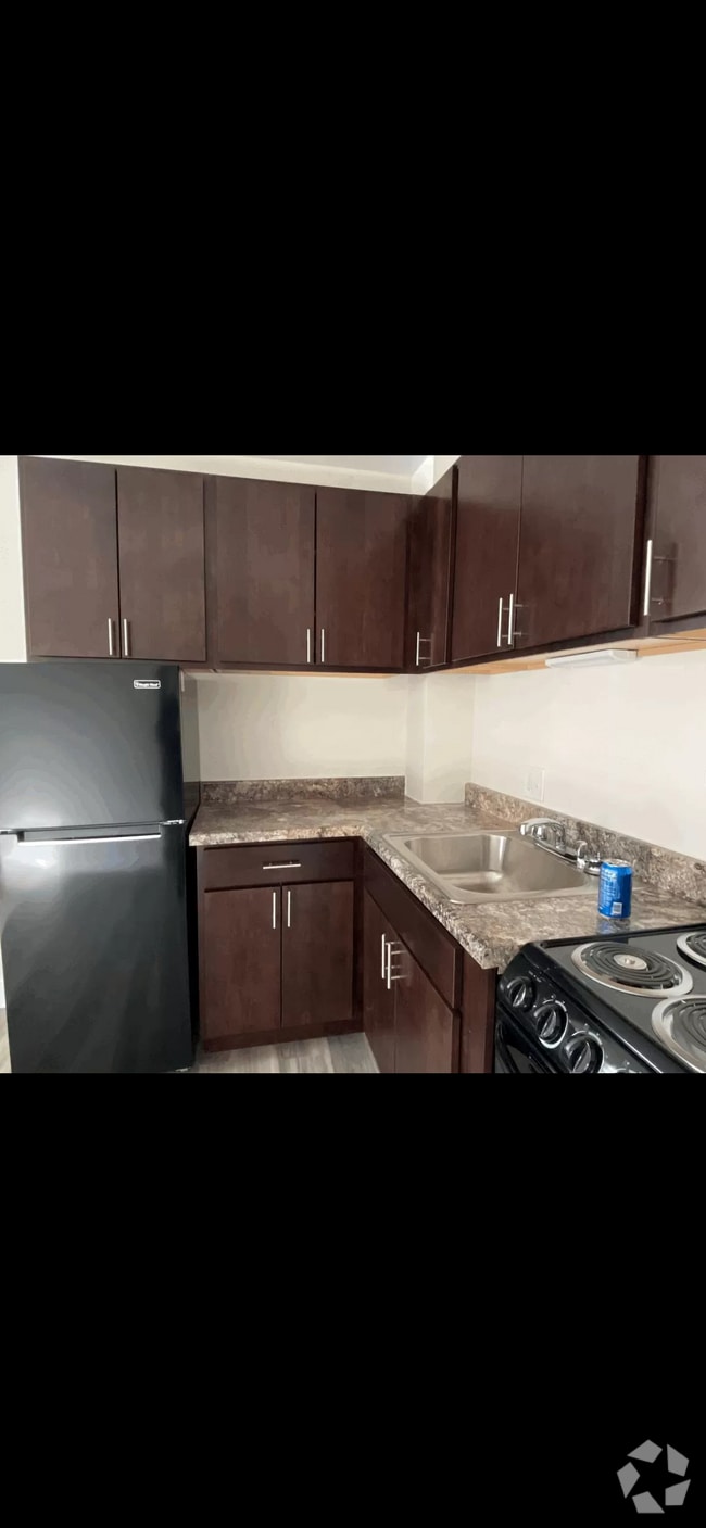 Building Photo - 3933 N Clarendon Ave Unit 405 Rental