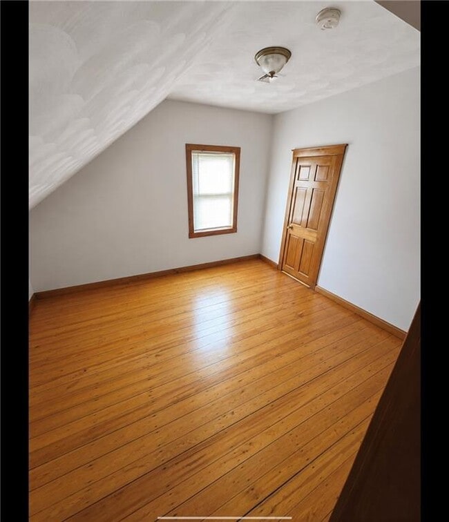 Photo - 107 Ring St