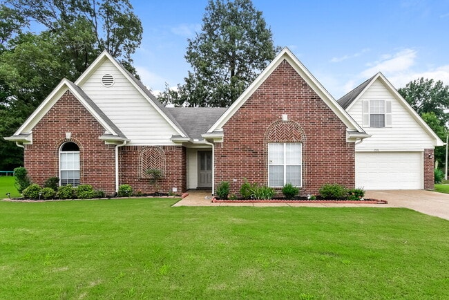 Building Photo - 7576 Delta Lakes Blvd