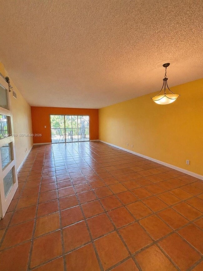 Photo - 286 Racquet Club Rd Unit 204