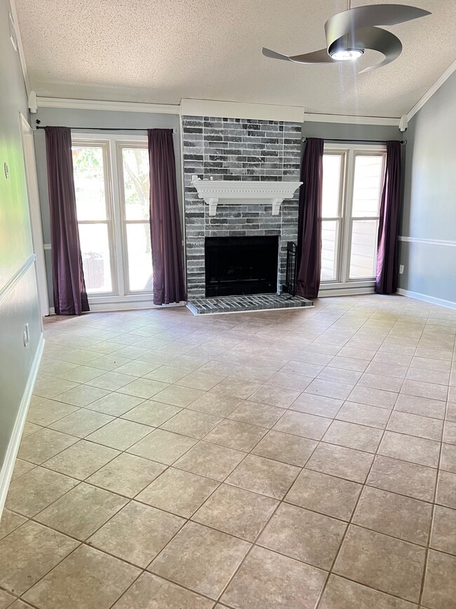 Photo - 6495 Saddleback Cir