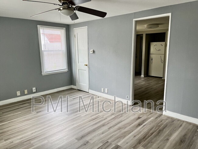 Photo - 1527 E Fox St
