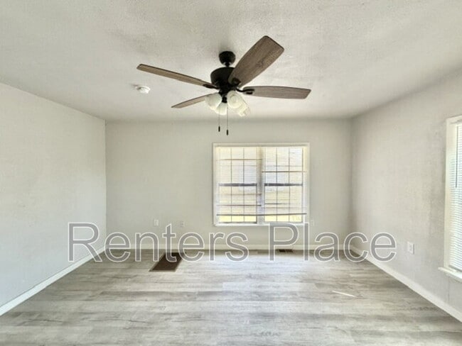 Photo - 903 N Owalla Ave