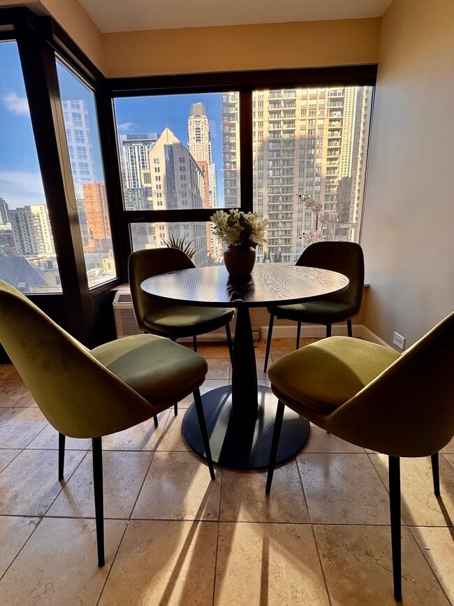 Photo - 30 E Huron St Unit 907