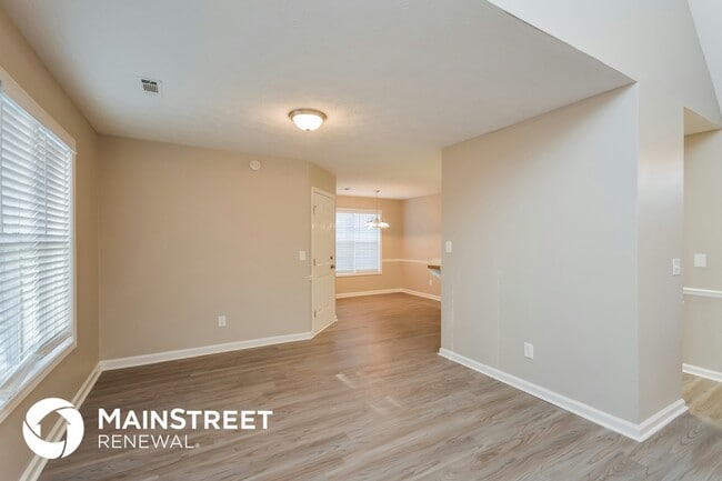 Photo - 1203 Dressage Ridge NE