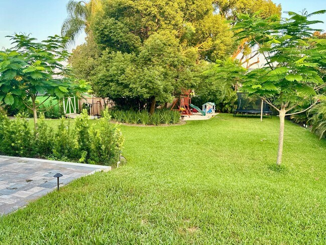 Photo - 920 S Mills Ave