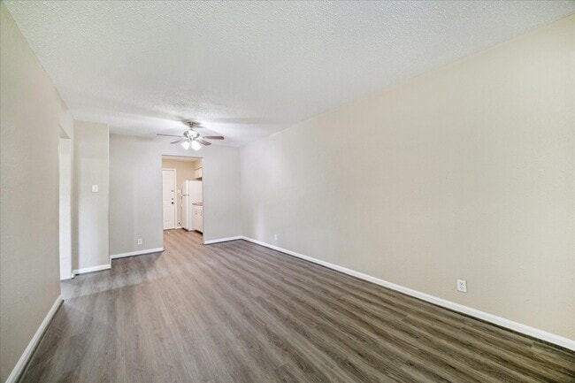 Photo - 5107 Clover St