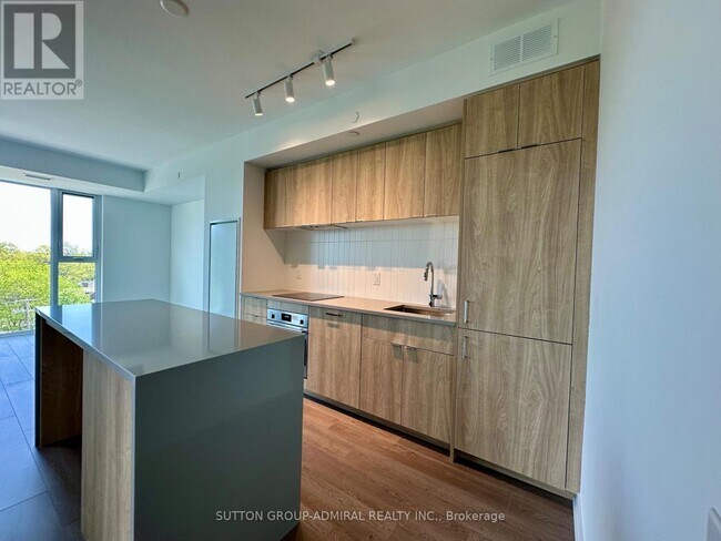 Photo - 1660 Bloor St W Unit 803