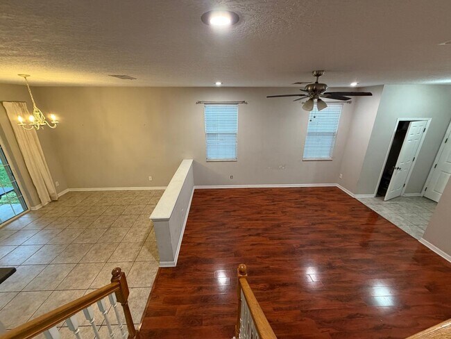 2405 Silvermoss Dr