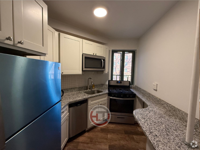 Building Photo - 1594 Metropolitan Ave Unit 3D Rental