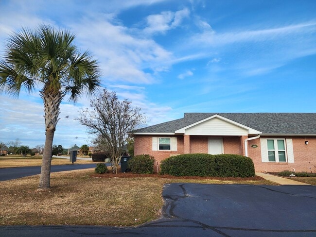 Building Photo - 2/2 Home in Lakeview Villas!
