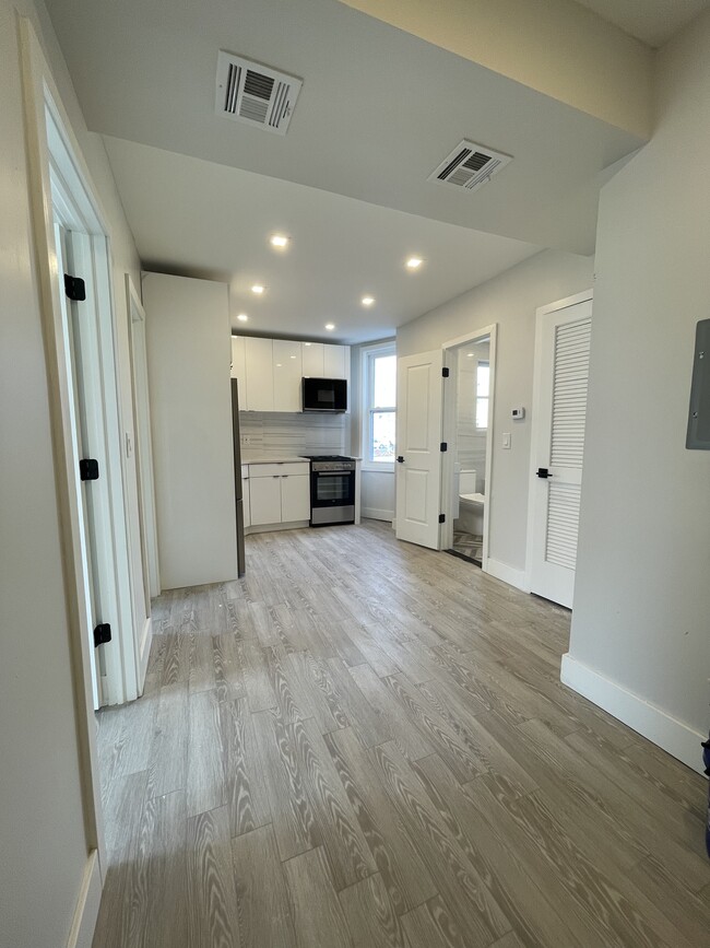88 Wallis 1F - 80 Wallis Ave Unit 1F