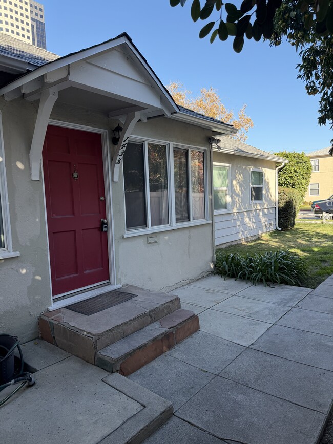 Photo - 143 N Maple St Unidad 143.5