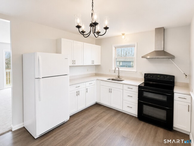 Photo - 84 Wilmot St