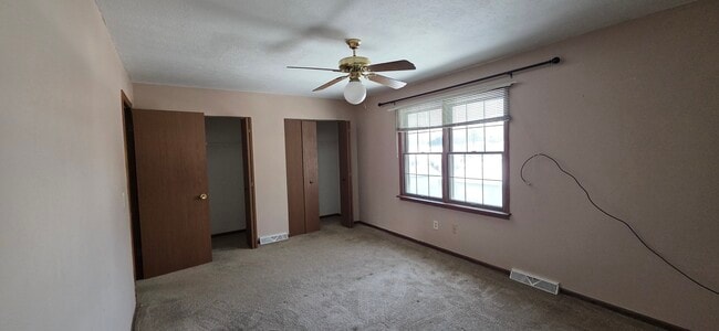 Photo - 5635 London Dr Unidad B