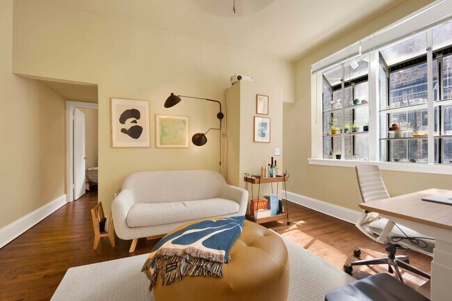Photo - 63 E Cedar St