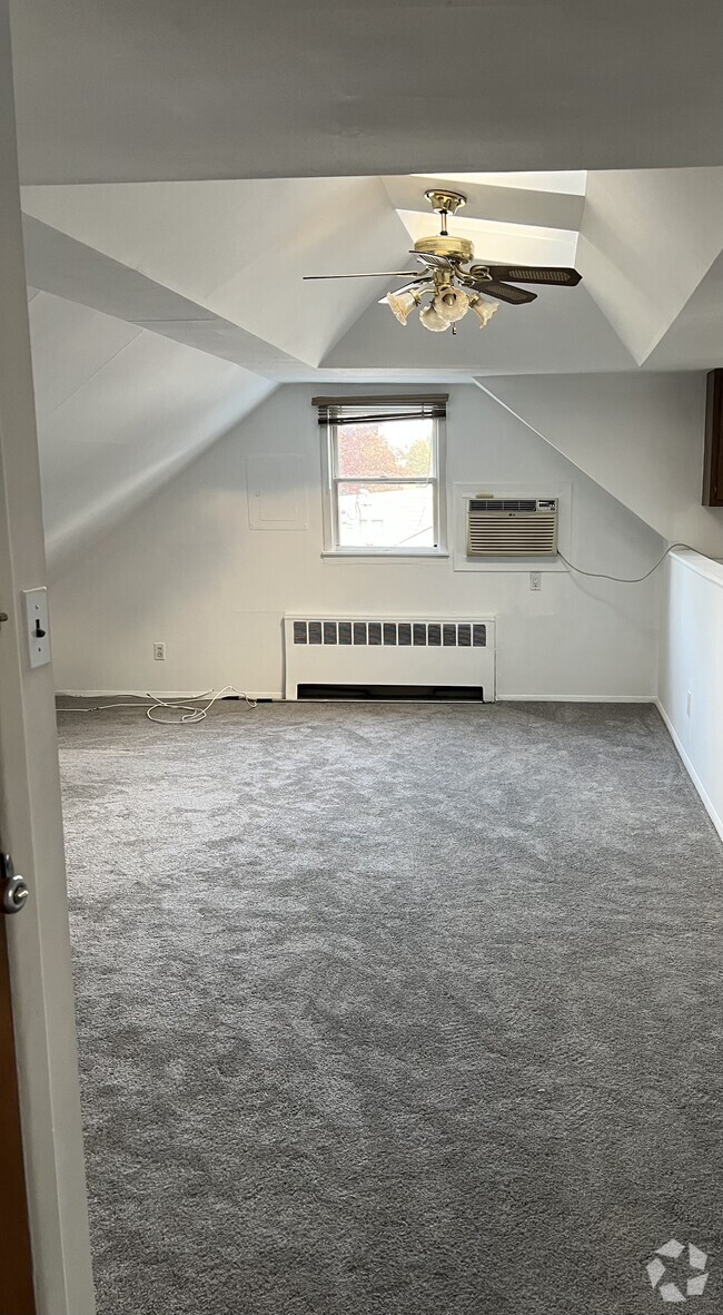 Building Photo - 6 Quebec Dr Unit 6 quebec Rental