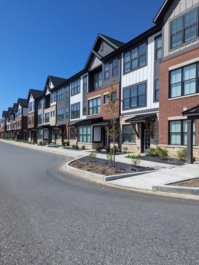 Building Photo - Whitman Villas