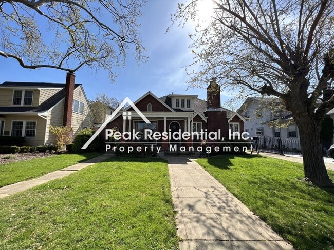 Building Photo - Charming East Sacramento 1bd/1ba - Must See!