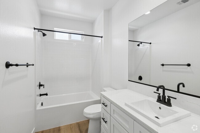 3BR, 2BA - 1,260SF - Second Bathroom