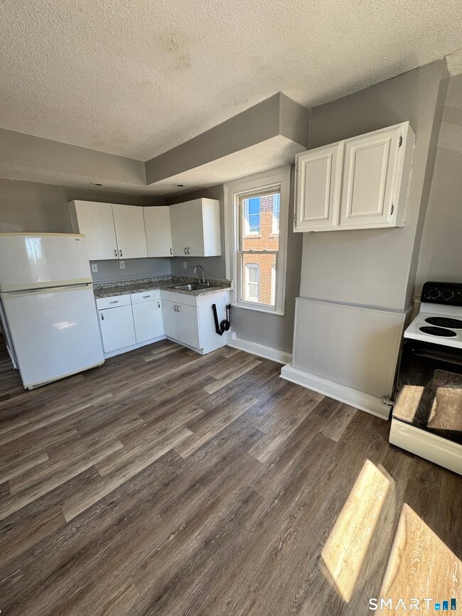 Photo - 107 Hamilton St