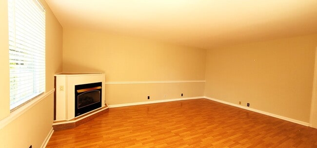 Photo - 711 Imperial Blvd