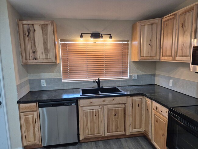Photo - 4018 Sunrise Cove Dr