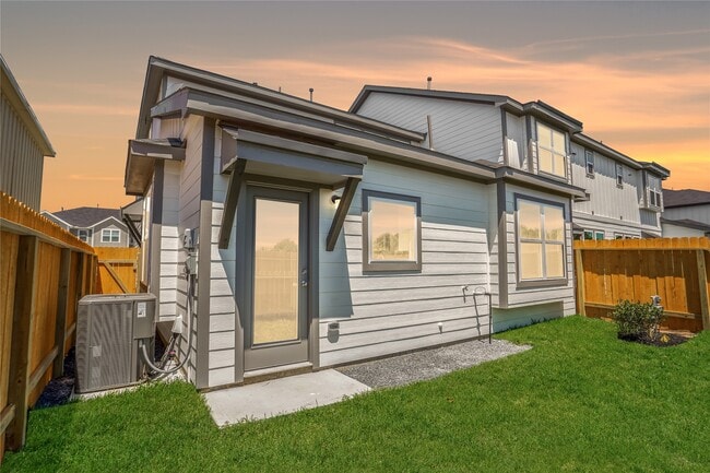 Photo - 27935 Western Crk Ct