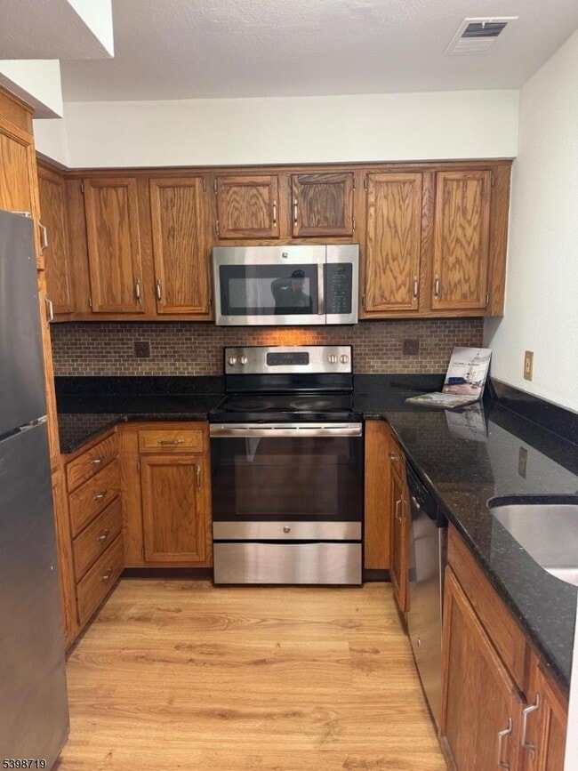 Photo - 94 Wescott Rd