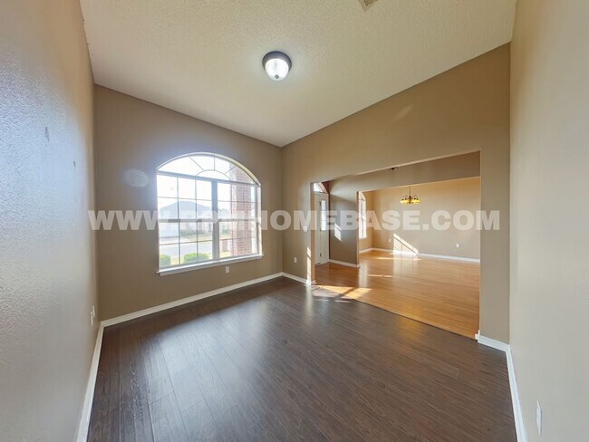 Photo - Spacious 4-Bedroom Home in South Crestview – Perfect Location Near Bases