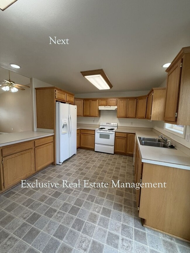 Photo - 2 Bedroom Duplex with Garage