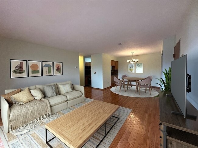 Photo - 340 Sunderland Rd Unit 17