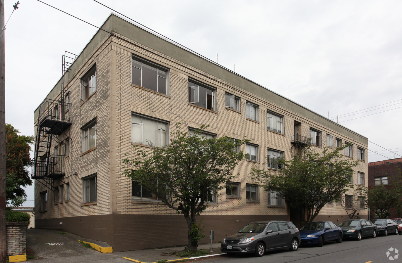 The Joey Ray - The Joey Ray Apartments