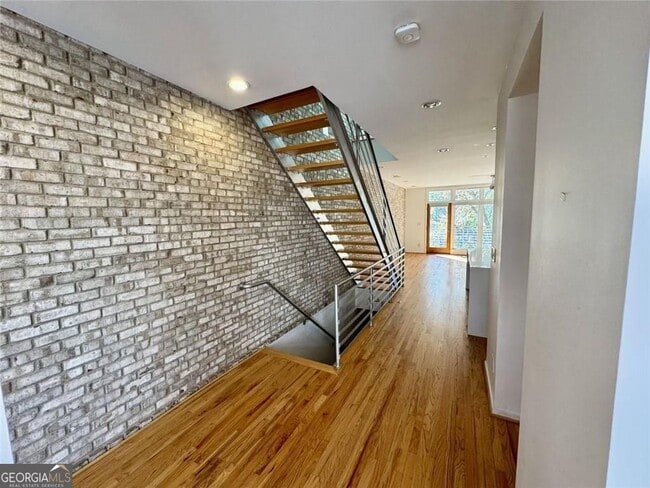 Photo - 1327 Peachtree View NE