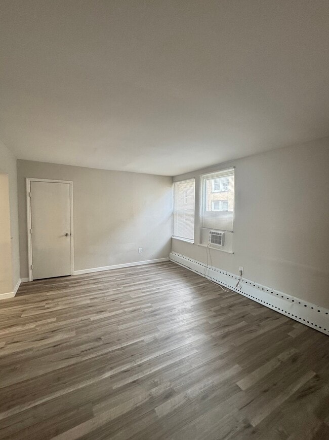 Building Photo - 3549 Harvey Ave Unit 43-2109