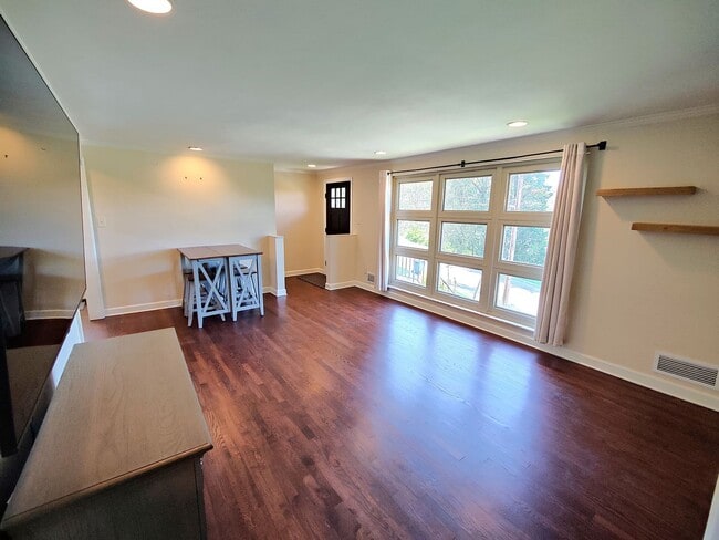 Photo - *Beautifully Updated & Modern 3BD/1BA Single Family Home Available in Whitehall*