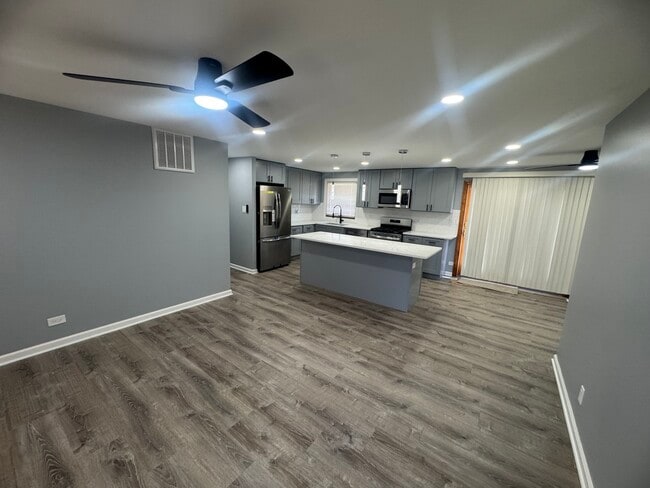 Photo - 1310 Somerset Ln