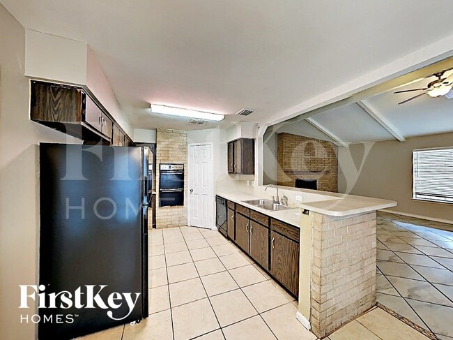 Photo - 6610 Rowell Ct
