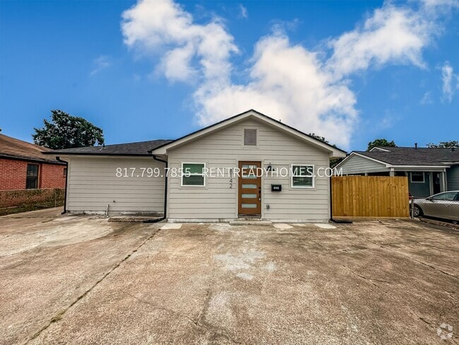Building Photo - 8142 Howard Dr Rental