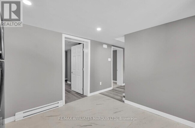 Photo - 127 New St