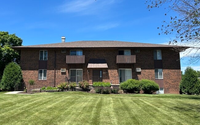 Building Photo - 1614 E Harding Dr