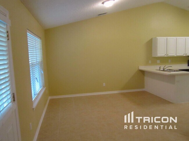 Photo - 1267 Summit Oaks Dr E