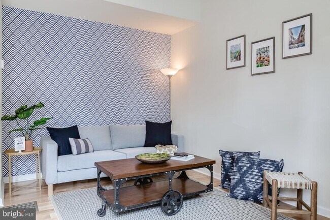 Photo - 2061 Kater St