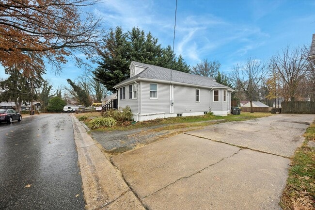 Photo - 6 Laurel Ave