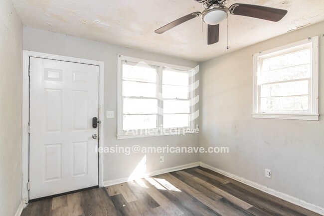 Photo - 4612 Harbin St