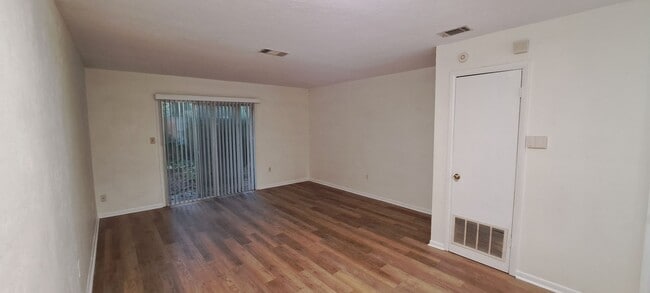 Photo - 3925 SW 26th Terrace Unit B