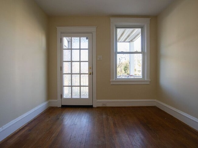 Photo - 1400 Bainbridge St Unidad A