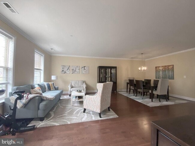 Photo - 303 Admirals Way
